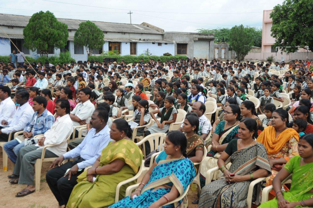 Telugu professor set Guinness Record in Psychology